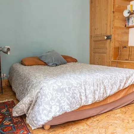 Tranquil Retreat In 19th Arrondissement Paris